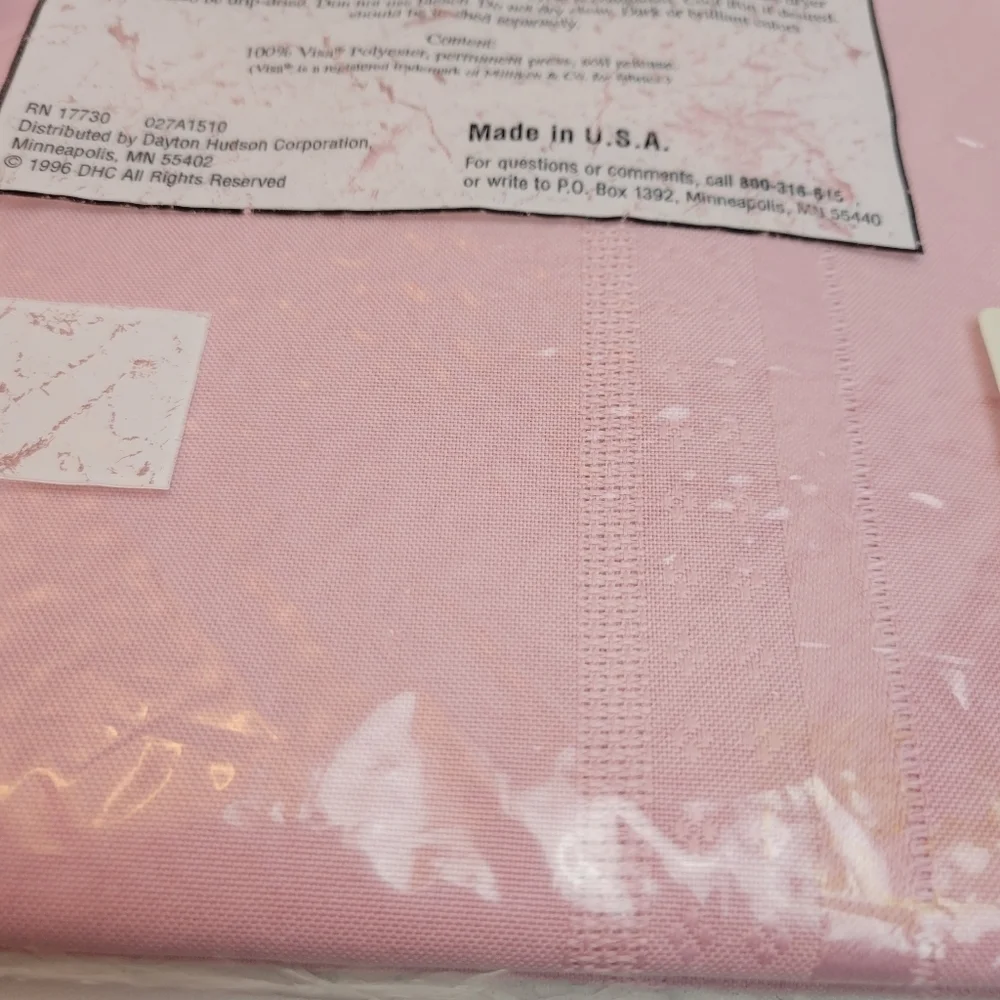 Pink tablecloth oblong